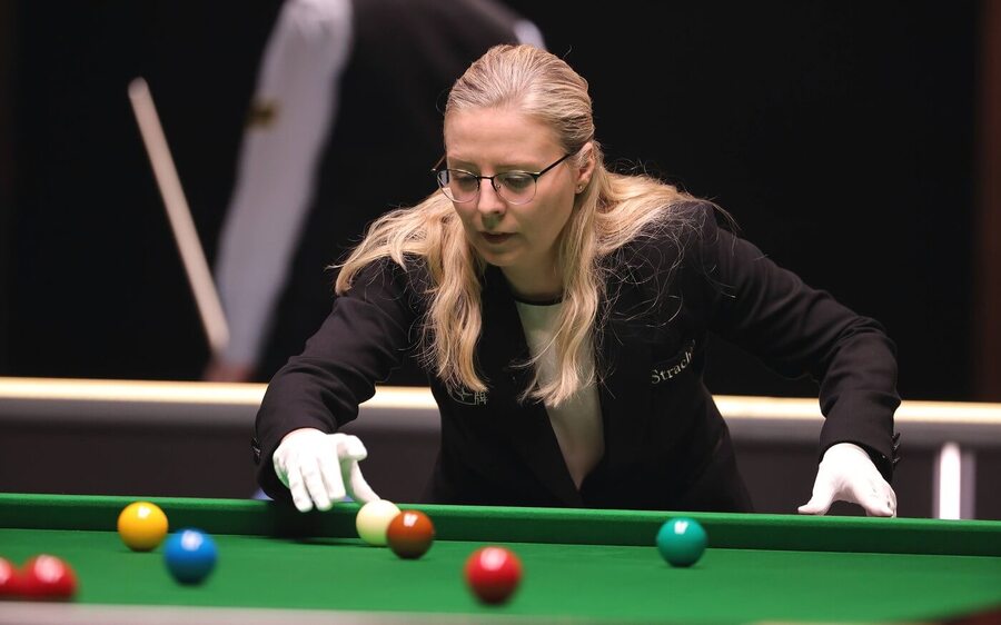 Snookerová rozhodčí Maike Kesseler