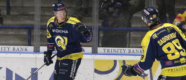 Zlínský útočník Robert Říčka se raduje ze vstřeleného gólu v Maxa lize