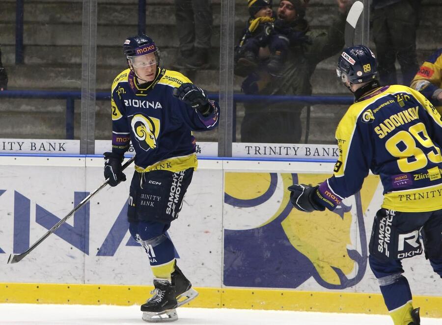 Zlínský útočník Robert Říčka se raduje ze vstřeleného gólu v&nbsp;Maxa lize