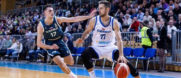 Český reprezentant Tomáš Kyzlink v úniku do koše