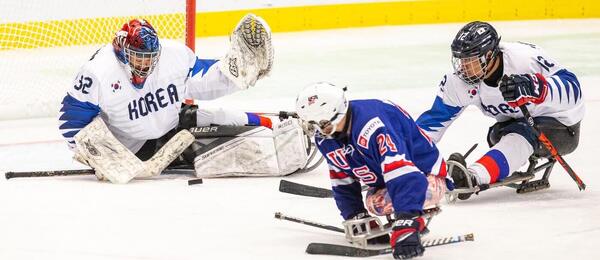 Parahokejisté budou bojovat o medaile v Miláně