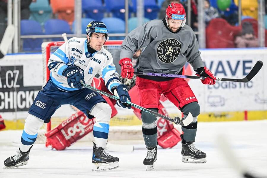 Radan Lenc a&nbsp;Radek Pilař v&nbsp;minulém extraligovém duelu Liberce s&nbsp;Hradcem