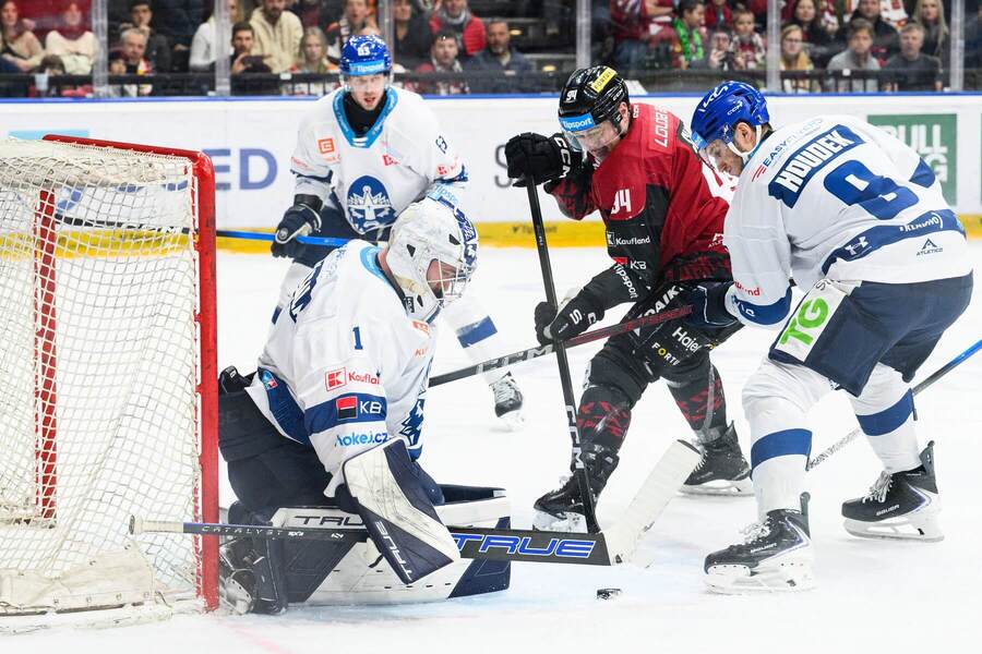 Zápas Sparty a&nbsp;Kladna ve 38. kole ELH 2025/26: Skrumáž před brankou Rytířů