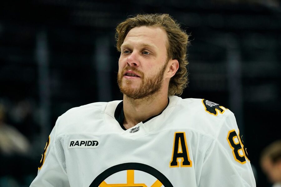 Nejlépe placeným českým sportovcem je aktuálně David Pastrňák