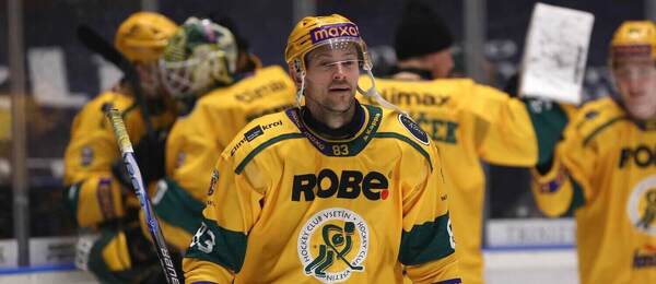 Útočník Petr Straka v dresu Vsetína