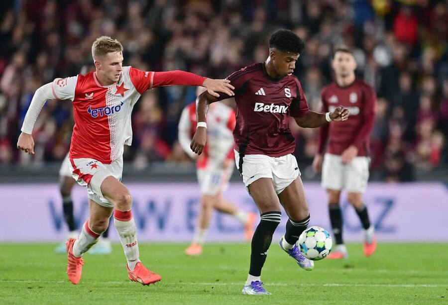 David Zima a&nbsp;John Mercado během podzimního derby pražských S