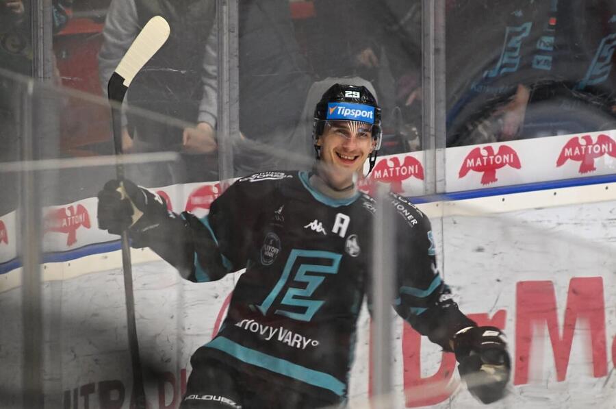 David Šťastný nasměroval Karlovy Vary za druhým bodem, Energie může už dnes večer postoupit do čtvrtfinále