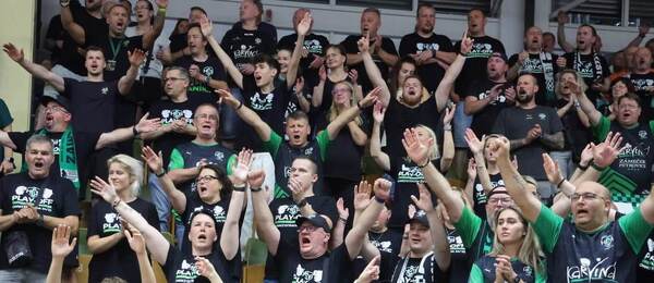 Play-off házenkářské Chance Extraligy, na fotce fanoušci Karviné