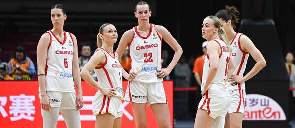 České basketbalistky v kvalifikačním zápase proti Číně