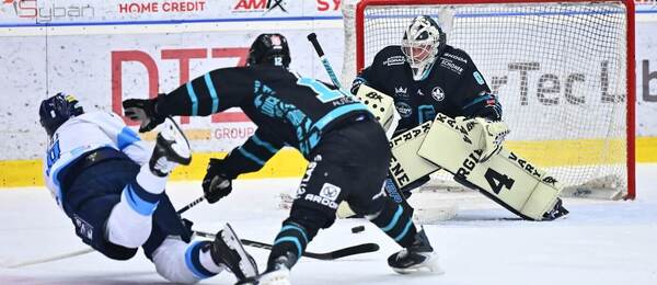 Napínavá bitva mezi hokejisty Liberce a Karlových Varů dnes pokračuje 2. zápasem čtvrtfinále play off ELH 2026