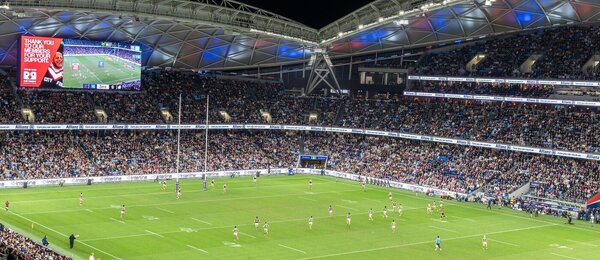 Zápasy NRL do hledišť přitahují vysoké desítky tisíc diváků