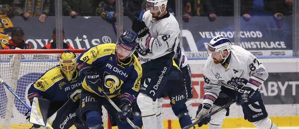 Daniel Huf, Jesse Paukku (ZLN), Jan Veselý a Pavel Musil (KOL) ve 3. utkání semifinále