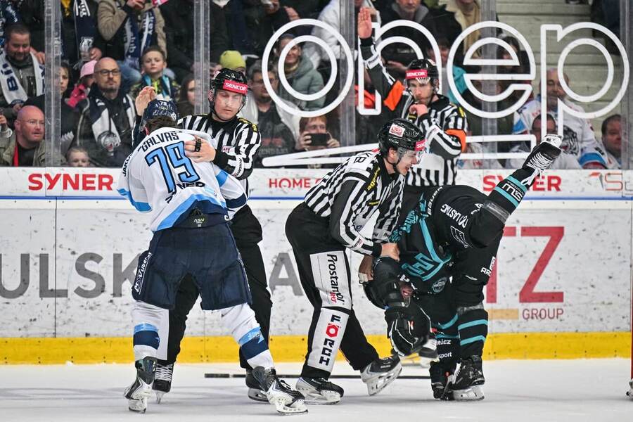 Fotka ze druhého čtvrtfinále playoff Liberec vs. Karlovy Vary