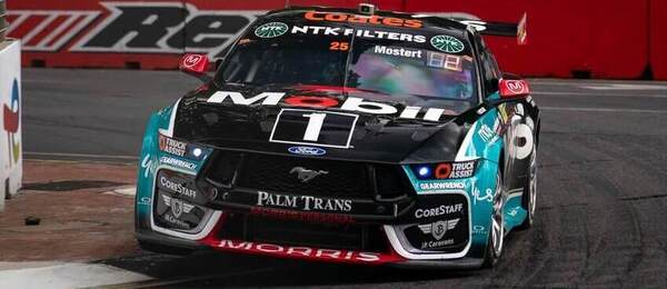 Chaz Mostert je v Repco Supercars Championship úřadujícím mistrem