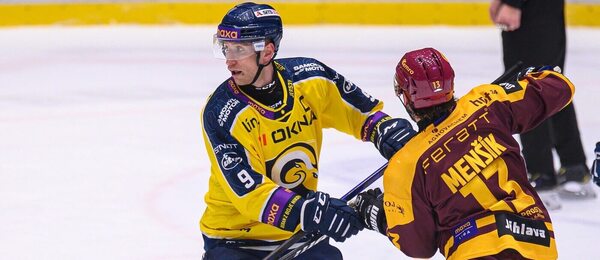 Na snímku zlínksý Bedřich Köhler (vlevo) a jihlavský Matouš Menšík