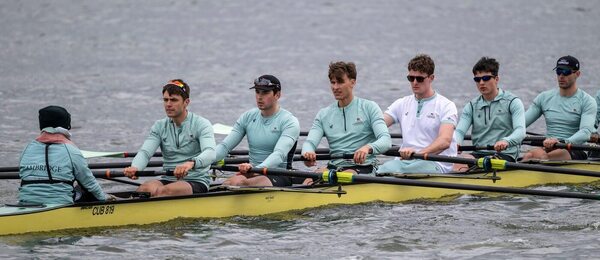 Posádka osmiveslice týmu z Cambridge