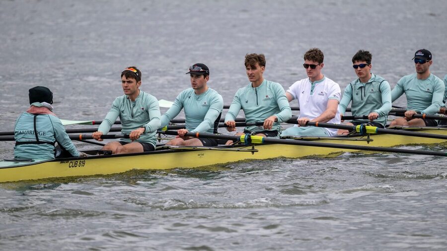 Posádka osmiveslice týmu z&nbsp;Cambridge