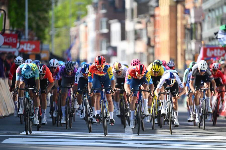 V jarních klasikách často rozhoduje až závěrečný finiš