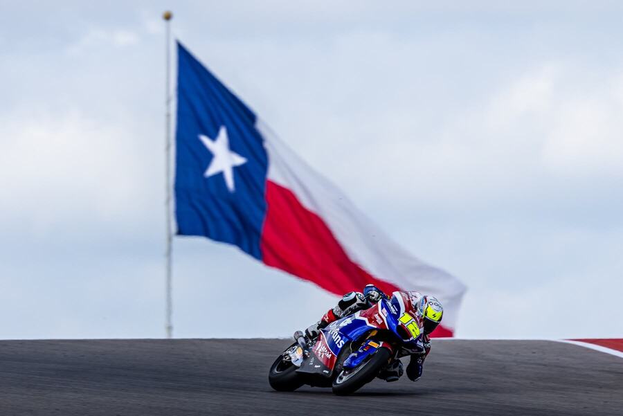 Český jezdec Filip Salač během závodu Moto2 na okruhu COTA