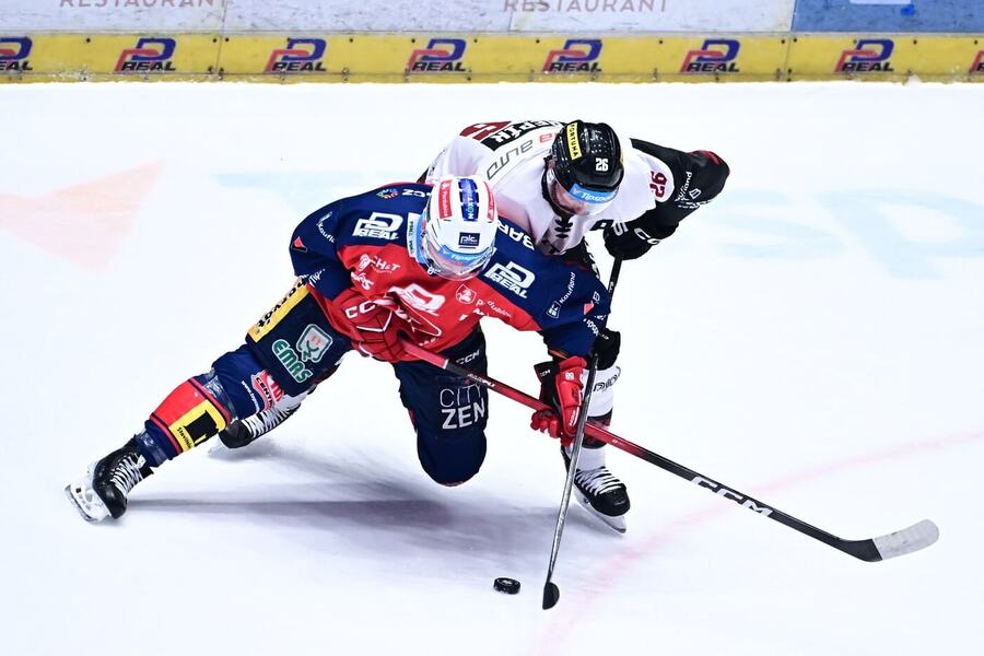 Druhé semifinále TELH Pardubice - Sparta se hraje od 17:00