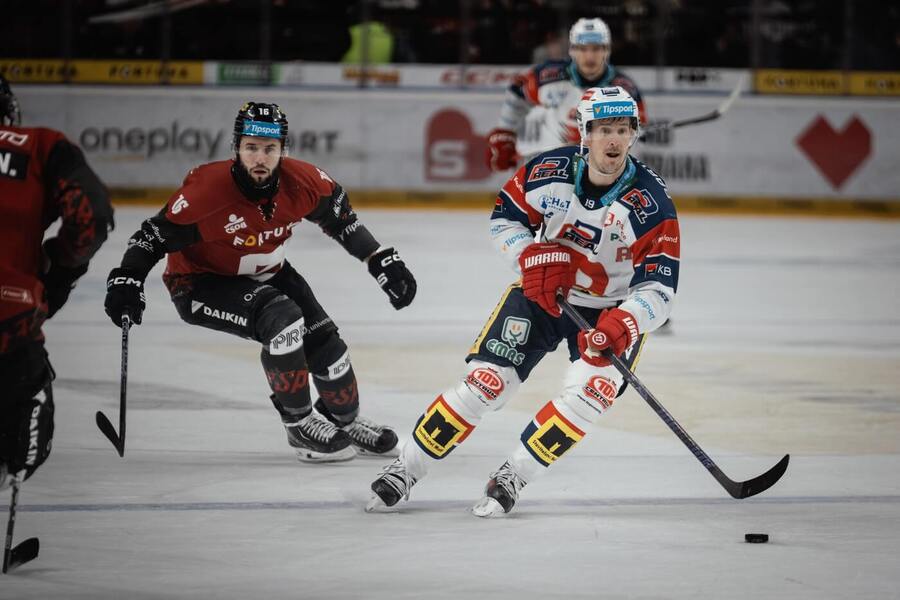 Pardubický Roman Červenka v&nbsp;semifinále proti Spartě