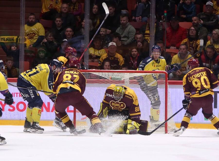 Momentka z&nbsp;5. finálového zápasu Jihlava vs. Zlín