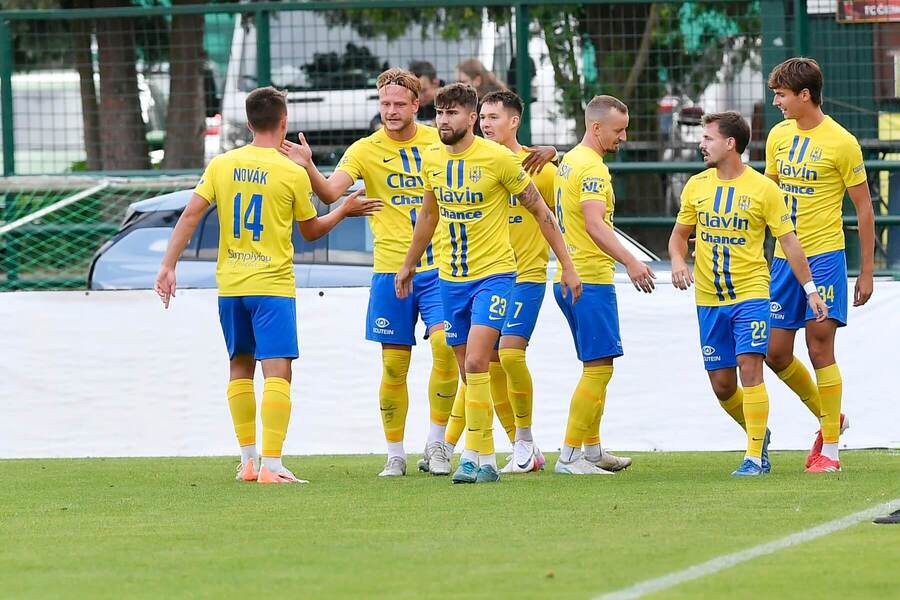Baník B vs. Opava: Sledujte zápas 23. kola CHNL živě