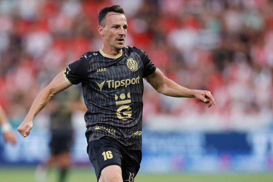 Hradec přivítá na svém hřišti Slavii. Sledujte zápas živě od 15:30