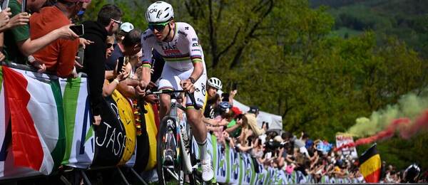 Pogačar na trati loňského závodu