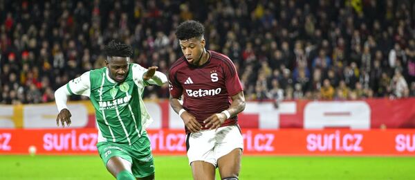 Peter Kareem z Bohemians a John Mercado ze Sparty