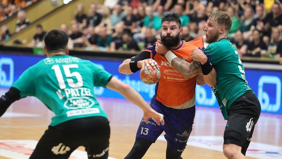 Fotka z&nbsp;utkání Karviná vs. Plzeň, finále extraligy 2025