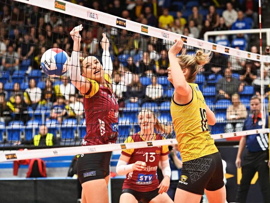 Momentka z&nbsp;finálového zápasu extraligy volejbalu žen mezi Šelmami Brno a&nbsp;Duklou Liberec