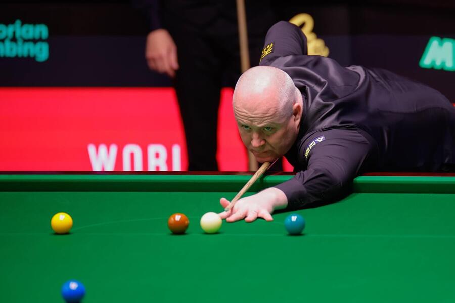 John Higgins na Mistrovství světa ve snookeru 2026, kde postoupil do semifinále proti Shaunu Murphymu.