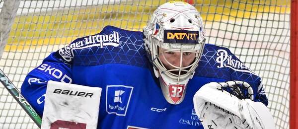 Josef Kořenář, gólman české reprezentace, v utkání proti Švýcarsku
