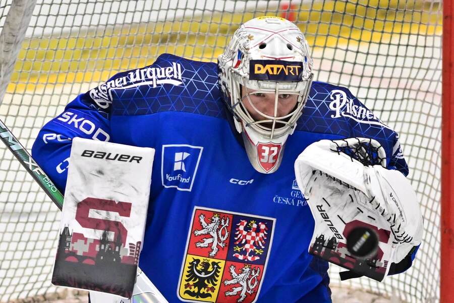 Josef Kořenář, gólman české reprezentace, v&nbsp;utkání proti Švýcarsku