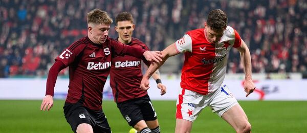 Adam Ševínský a Lukáš Provod během březnového derby mezi Slavií a Spartou