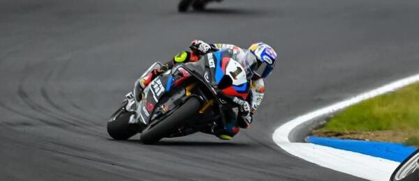 Závod SBK na automotodromu v Mostě