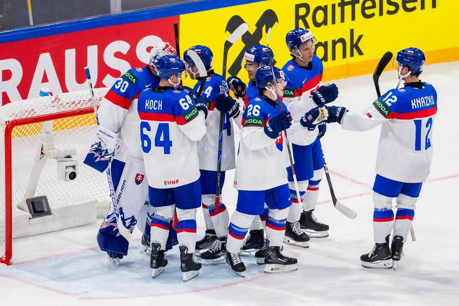 Slovenský tým se raduje z&nbsp;vítězství na MS 2026