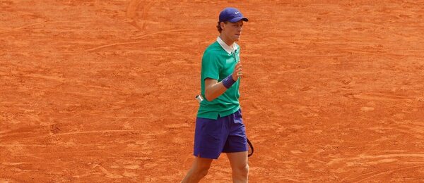 Jannik Sinner na Roland Garros 2025