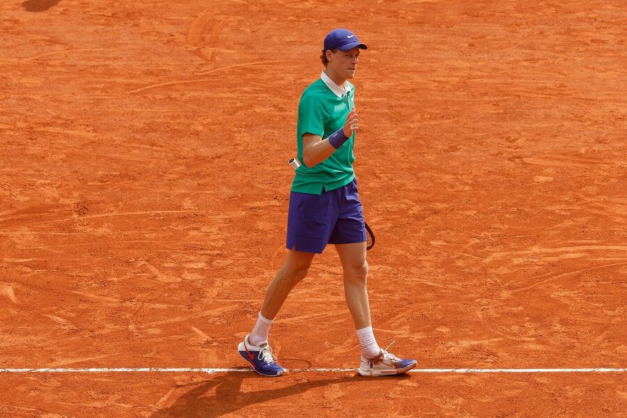 Jannik Sinner na Roland Garros 2025