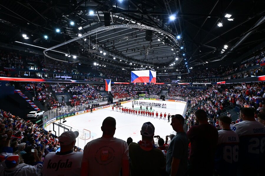 Momentka po konci utkání Česko vs. Slovensko na MS v&nbsp;hokeji 2026