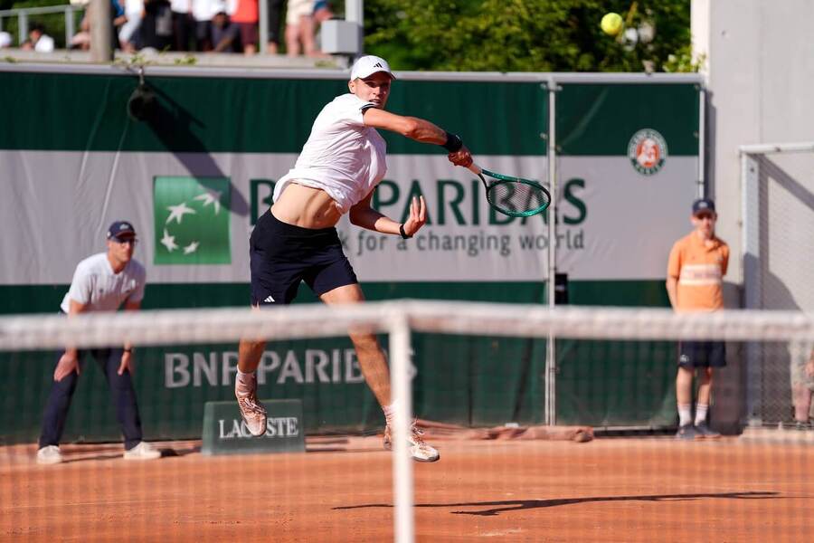 Jakub Menšík během zápasu 2.&nbsp;kola Roland Garros 2026
