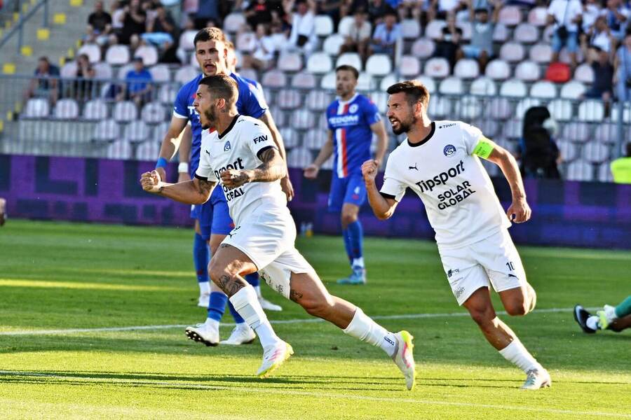 Slovácko vyhrálo první zápas baráže 4:1, odvetu s&nbsp;Artisem hraje dnes od 13:00