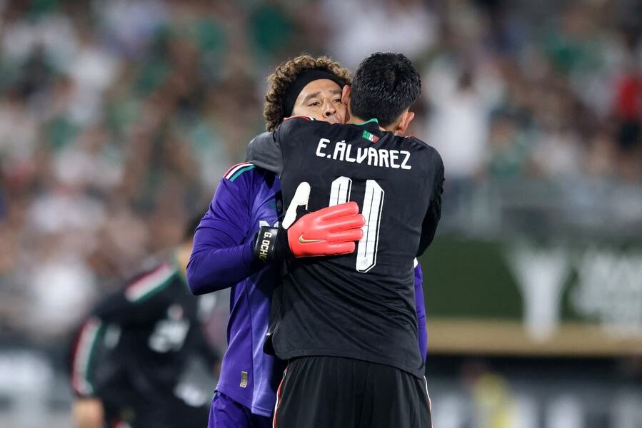 Guillermo Ochoa a&nbsp;Edson Álvarez z&nbsp;Mexika