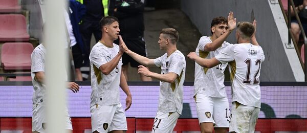 Čeští fotbalisté slaví gól proti Kosovu