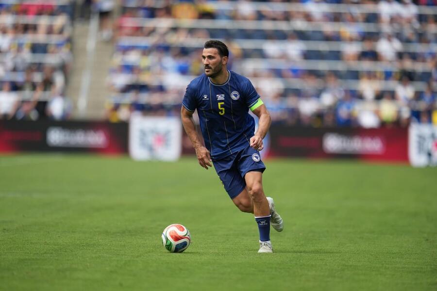 Sead Kolašinac během utkání Bosny a&nbsp;Hercegoviny s&nbsp;Panamou