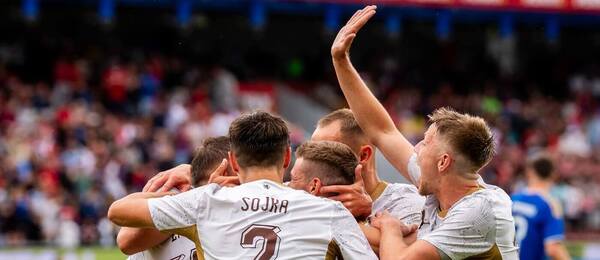 Češi slaví gól do sítě Kosova