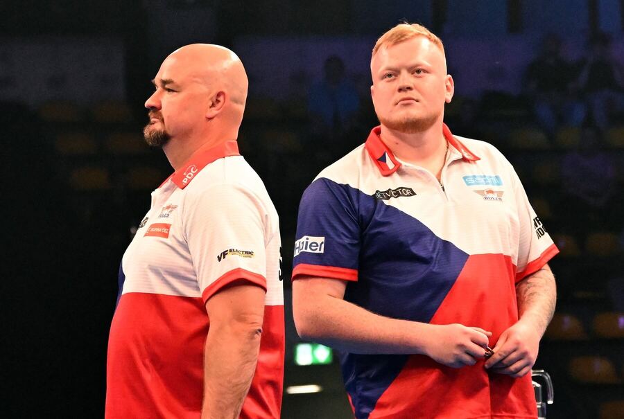 Čeští šipkaři Karel Sedláček a&nbsp;Adam Gawlas na PDC World Cup of Darts 2026, kde dnes v&nbsp;osmifinále vyzvou domácí Německo.