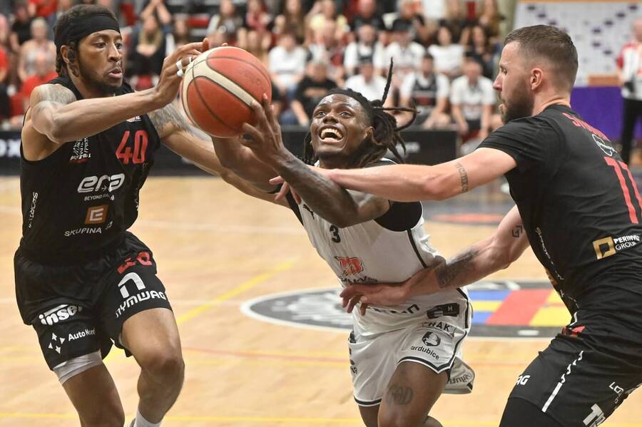 Trey Bonham byl rozhodujícím mužem šestého utkání