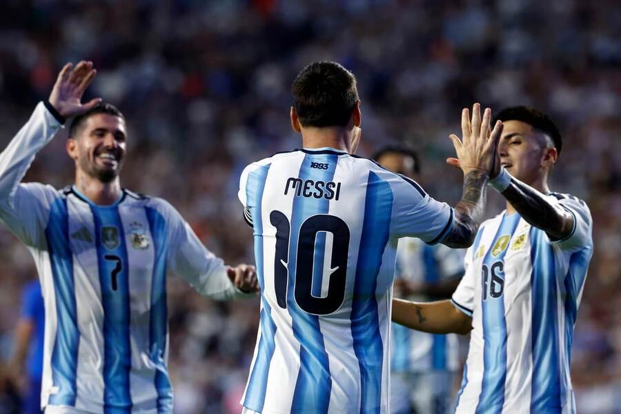 Vstoupí Lionel Messi do dějin šampionátů?